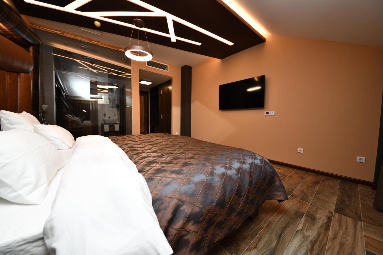 Hotel Havana 洛兹尼察 外观 照片