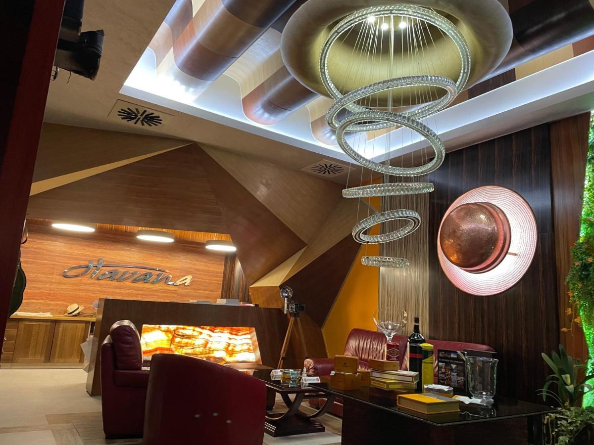 Hotel Havana 洛兹尼察 外观 照片