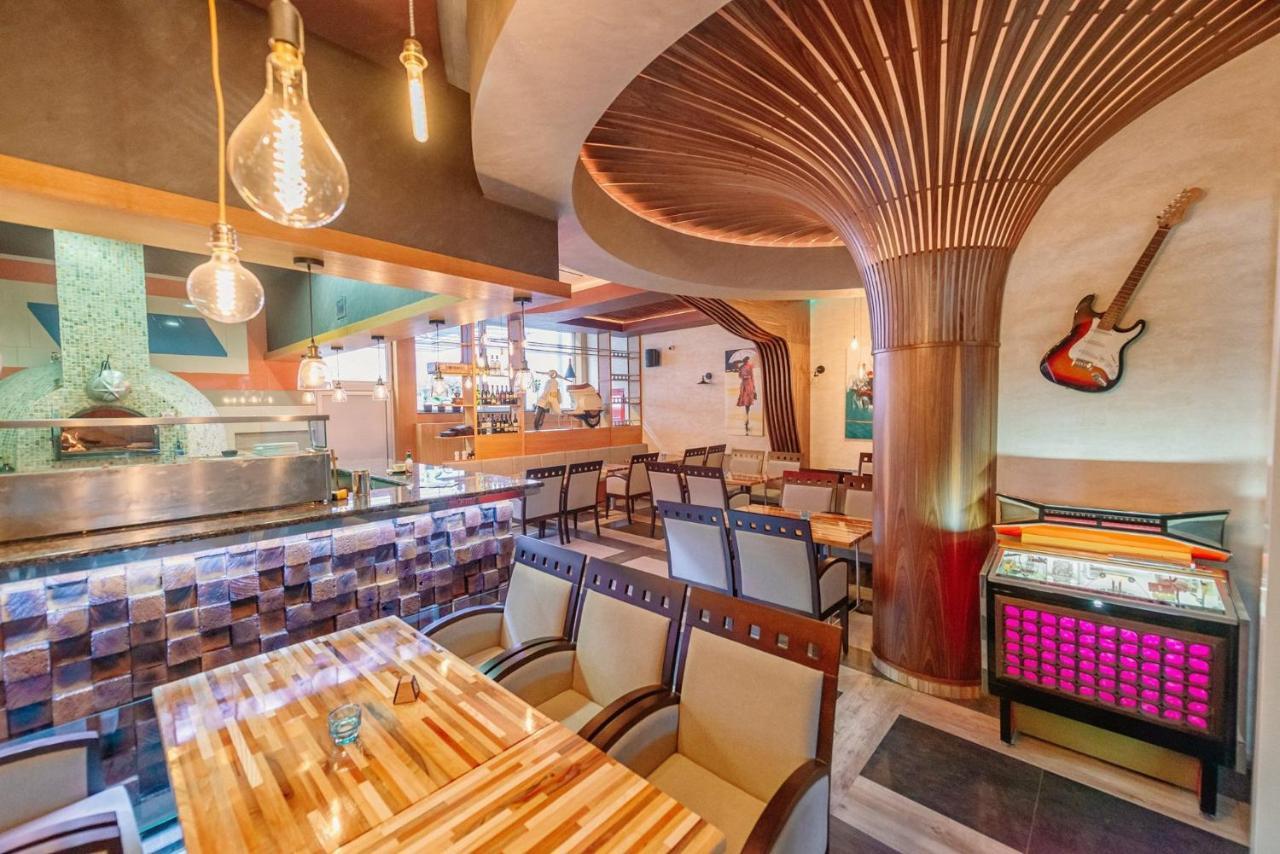 Hotel Havana 洛兹尼察 外观 照片